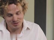 米歇尔从调酒师那里得到她需要的一切