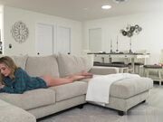 告诉继兄 你随时可以使用我的东西和我的身体