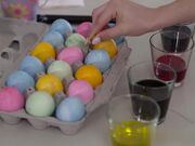 男友与罗莎琳 斯芬克斯赢得复活节三人行