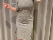 旗袍人妻大姐扭动着风韵犹存的身材 撅着肥硕的翘臀主动献出菊花肛交