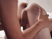 火辣牛仔裤人妖拥护亲密毒龙深喉口吃JJ湿润屁股插入大屌干的嗷嗷叫