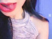 露脸直播水嫩逼逼道具抽插自己抠特写展示