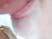 颜值学妹来姨妈了还这么骚 给小哥各种舔弄大鸡巴深喉口交 骚逼还在流血