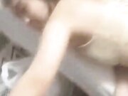 亲妹妹第一次去酒吧玩喝多了 忍不住插进她的嫩穴