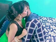 大奶淫娃穿着睡衣被男友爆操