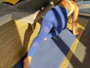 继妹在做瑜伽时被操 涂油的屁股骑着巨大的鸡巴