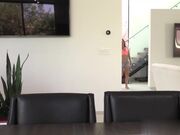 克里斯蒂娜 罗斯为了向她的丈夫报仇与黑人按摩师发生了关系