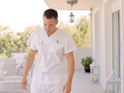 开发后庭成瘾的红发美女令人无法抗拒