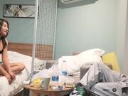 绿帽白嫖良家妹子 聊聊天再开始操 打桩机一下下撞击