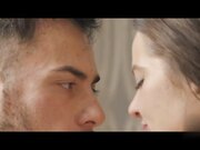 极品金丝猫掰开双腿露出双穴要朋友用肉棒好好操她