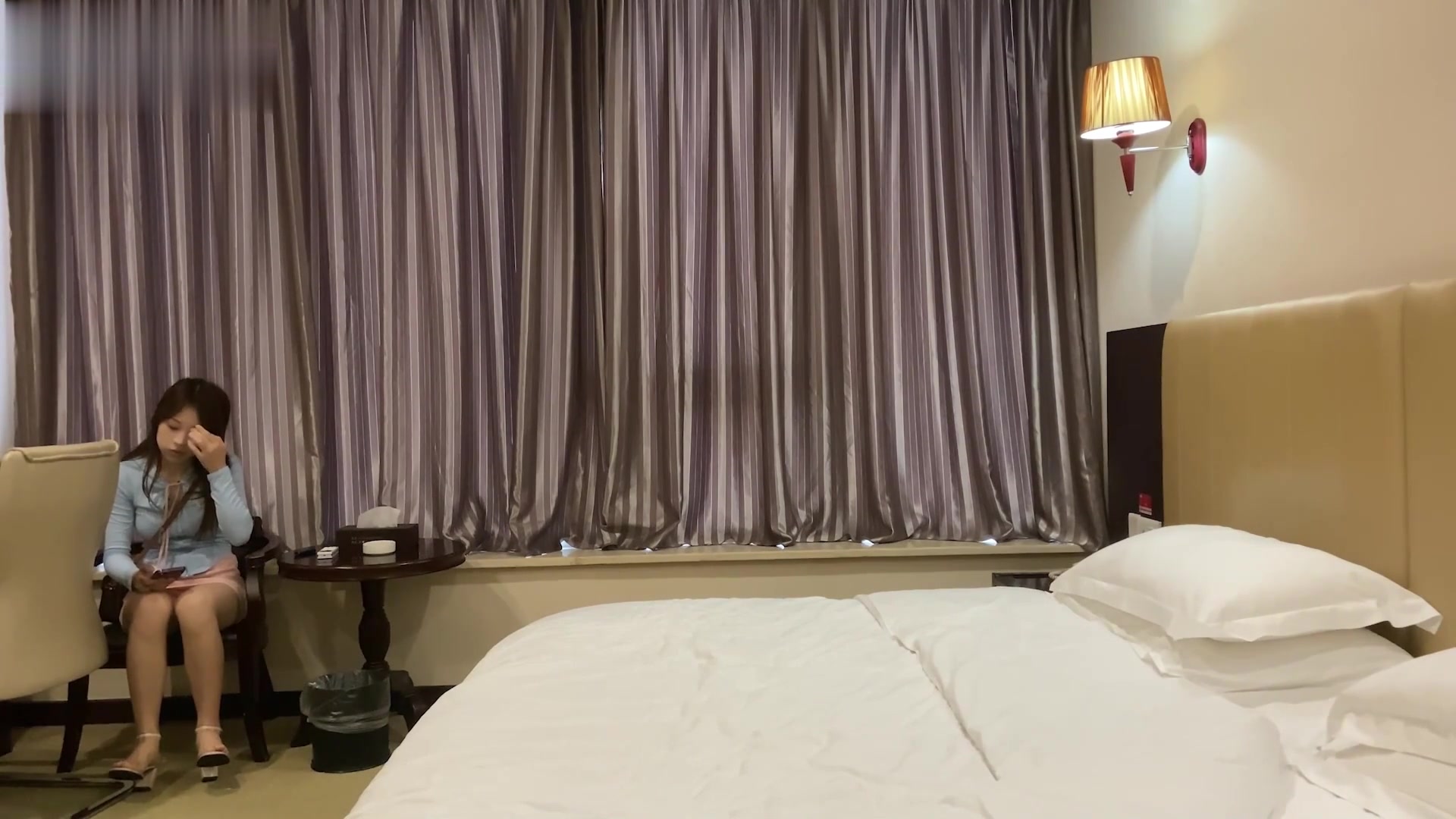 某射区实习男优猛牛哥酒店约炮_纹身女孩涩感十足_身材匀称肤白乳弹，果然够猛敢脸不打码