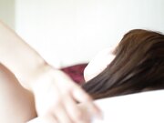 皮肤特别的白皙的无毛少女