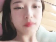 大屌炮友激情操逼 抓着屌猛吸 骑乘位打桩机猛操 后入屁股