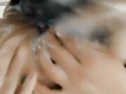 在浴室打泡泡洗澡直播 闺蜜在一边摸咪咪玩耍 出来在床上掰开逼逼自慰