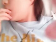 无毛白虎逼上一撮黑毛 据说性欲旺 被机吧插手指抠