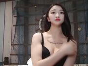 超级可爱白皙大眼萌妹子 和单男露脸口交 无套啪啪休息一会再战