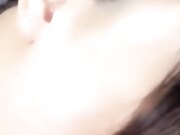 当着女友面操闺蜜，女友一会出来偷看一下，最后还内射帮忙递纸巾