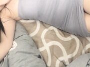 两男一女 酒后家中淫乱 御姐真风骚 轮番上场又抠又插 一个小伙喝多了一直硬不起来