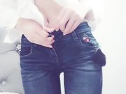 极品网红少女主播私人玩物收费自拍紧身牛仔裤诱惑雪白大奶淫荡自述幻想被哥哥干