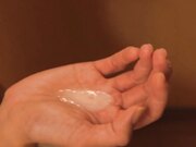 脱掉丧服 在死者遗像前让自己成熟的身体一遍又一遍地精液 1