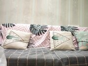 约操良家骚人妻，撩起衣服大奶一顿揉，大长腿炮架子，屌太大搞得受不了