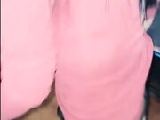 小青年组队在酒吧叫个出台美女小姐到网吧包厢内玩3P妹子非常骚很配合暴力深喉