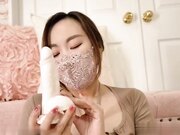 偷看少妇用玩具自慰高潮出白浆