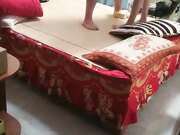 真实偷拍哥们胖子哥和她表妹激烈乱伦做爱 表妹人骚逼紧 让胖子哥抽插干的高潮浪叫