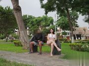 监狱狱卒看到骚逼动了歪心思把人抓到禁闭室和兄弟一起双穴爆操