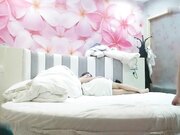 浴室骚女埋头口交 69姿势舔逼 主动骑乘扭动小腰 操的舒服了