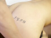 两个骚逼为了争取大鸡巴不惜双飞被爆操