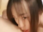 00后在校大学生 欠了一屁股债 找表哥开直播 身材非常极品