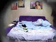 酒店偷拍毛毛旺盛的长发美女被男友强迫玩69式边操边用手机拍