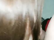 小伙跟邻居媳妇深夜墙下相约私会 进门迫不及待脱裤掰穴水超多 后入大白臀