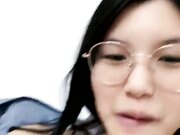 极品眼镜美少女 和漂亮眼镜闺蜜 男主加入操逼 可惜闺蜜来大姨妈