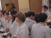 在空无一人的教室里展开亲密性爱教学2