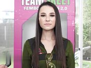 女性机器人模特 Liz Jordan 用她超强的力量帮助大屌快速射精