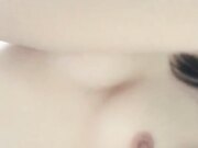 颜值比有些女明星还要高的极品性感小美女学人家搞直播赚钱