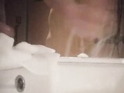 露脸寂寞少妇逼渴而难耐让推油少年上门 主动勾引 我下面想要