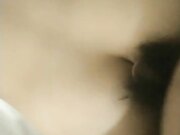 姐姐趴在我床上 只能拿着跳蛋玩 想插就不能插