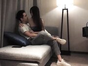 170极品黑丝大长腿妹子沙发上面舌吻调情各种姿势爆操