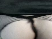 跟骚女去游玩见四下无人撩起裙子让我草