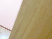 我成为了继母的网恋对象，继母网恋不知道是我，居然还跟我裸聊！趁她做瑜伽的时候打视频，让继母给我看她的