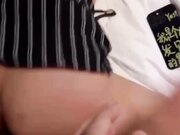 真实3P我的淫荡老婆，带着老婆和好兄弟一起喝酒，中途给老婆喝下兑了春药的酒，和兄弟两人轮流交换操淫妻