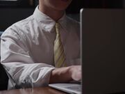 肉食系人妻女上司诱惑部下欲罢不能1