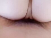 18岁小萝莉 烈焰红唇 嫩到出水的粉色嫩穴 插入鸡巴猛烈抽插爆操内射灌精