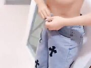 姐妹花下海直播还债被两个大老黑轮流玩弄