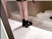 约到刚下学的大一学妹 奶子硬邦邦的亲个嘴内裤湿成河人美逼紧