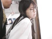 在杂志上受欢迎的I罩杯女高中生写真偶像被骚扰后1