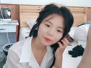 甜美气质美女大白天家里操逼衬衣包臀裙骑上来插穴